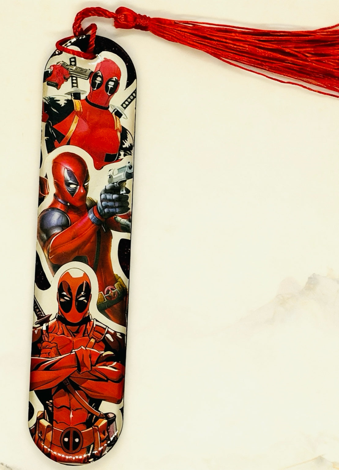 Marque-page Dead pool Rouge – Univers Action & Humour