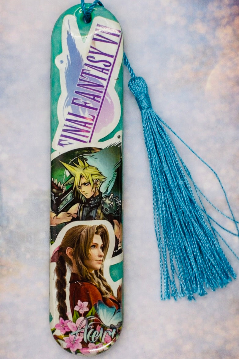 Marque-page illustré Final Fantasy – Univers gaming avec pompon