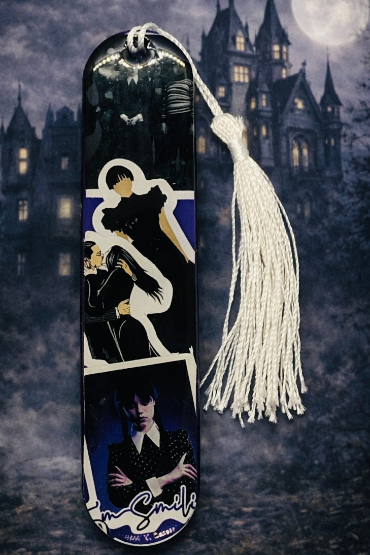 Marque-page Mercredi – Univers sombre et mystérieux