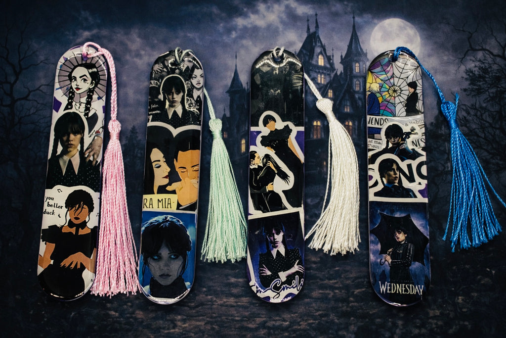 Marque-page Mercredi – Univers sombre et mystérieux