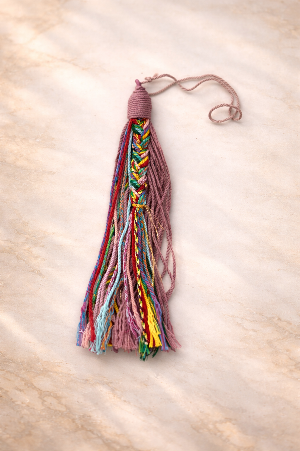 Pompon décoratif multicolore • Esprit bohème & créatif