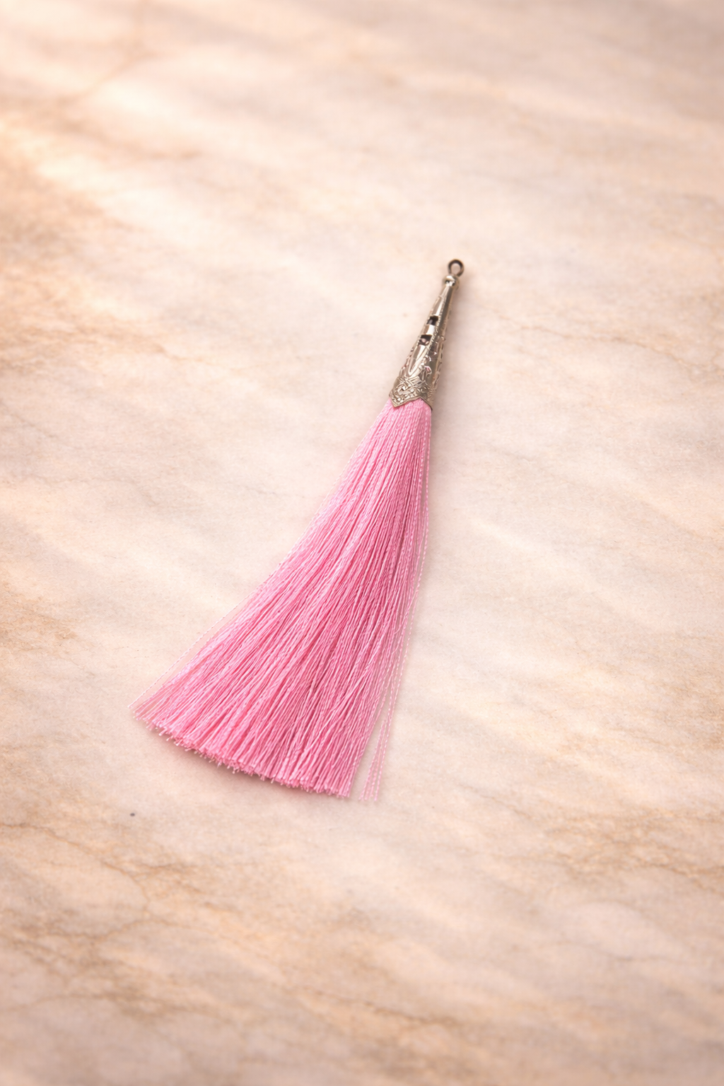 Pompon décoratif rose pastel • Embout argenté